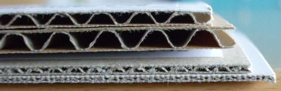 Cross-sections of B, C, E and F flute corrugated board (top to bottom)